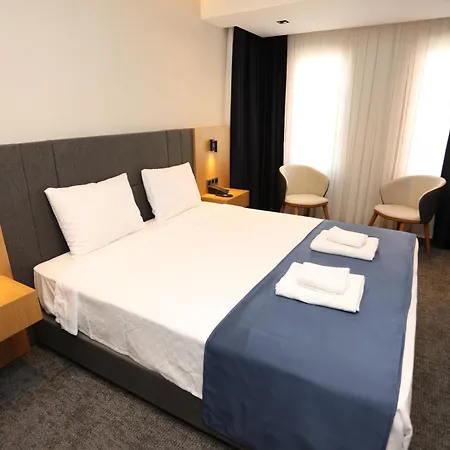Hotel Derik Housetroya