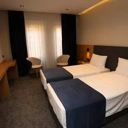 Derik Housetroya Hotel *